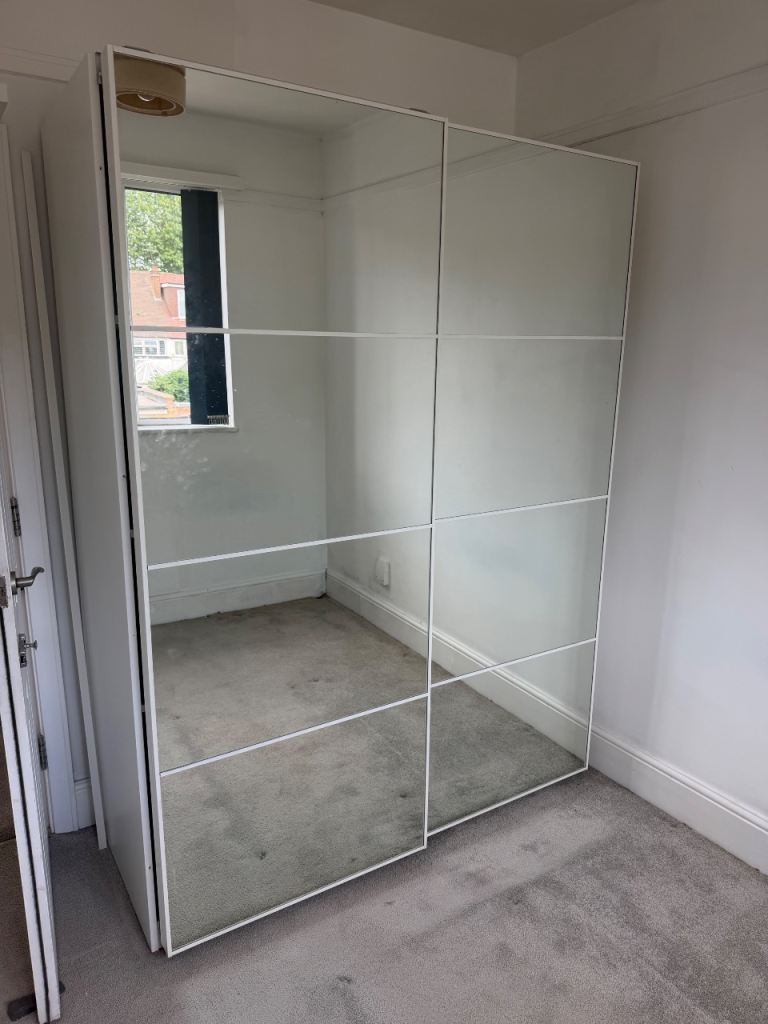 Sliding Door Wardrobe with Mirror Panels – Good Condition
