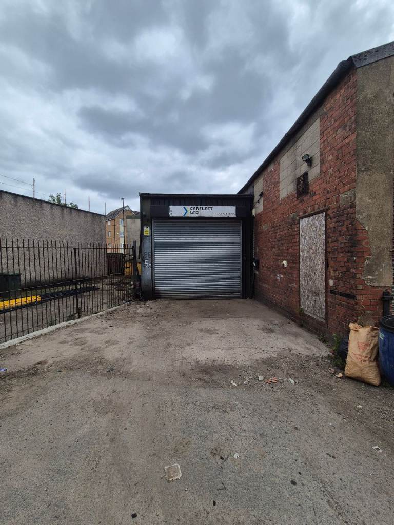 Spacious Unit for rent BD4 off tyersal lane £1300pm