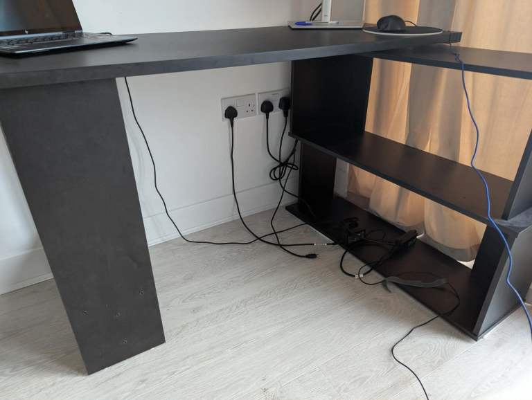 Wooden Swivelling Computer Desk