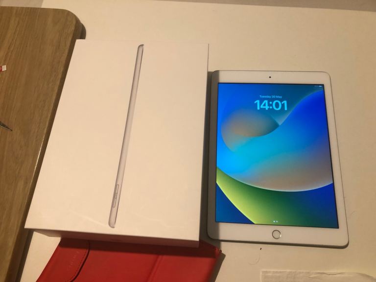 APPLE IPAD 6 6TH GEN EXCELLENT CONDITION 