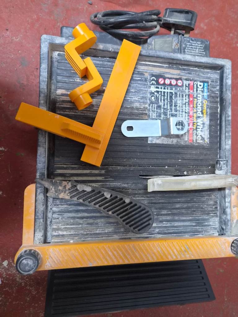 Plasplugs Tile Cutter