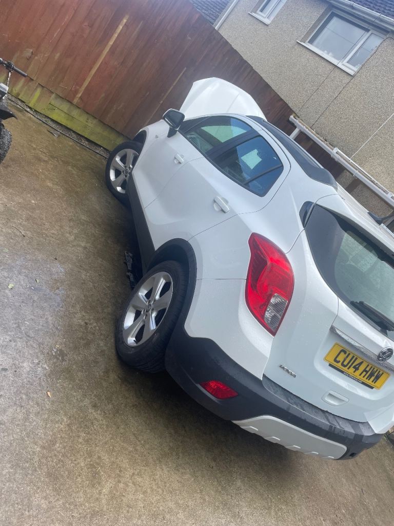 Vaxhaull mokka up for spares or repairs cat got taken off 