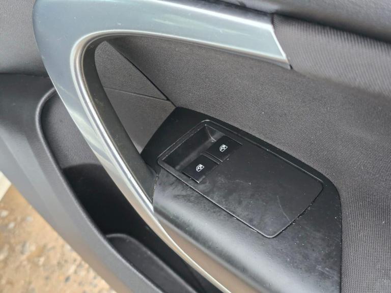 2015 Vauxhall Insignia 2.0 CDTi Limited Edition Hatchback 5dr Diesel Manual Euro 5 (130 ps) Hatch...