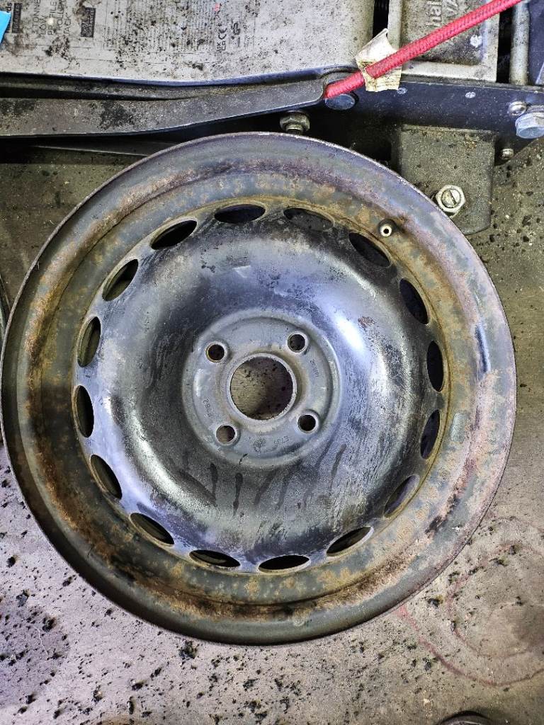 Toyota aygo wheel 15 inch uesd