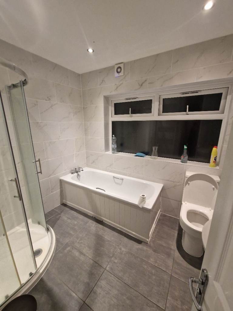 Room To Let - £750 PCM - IG2 (Gants Hill) 