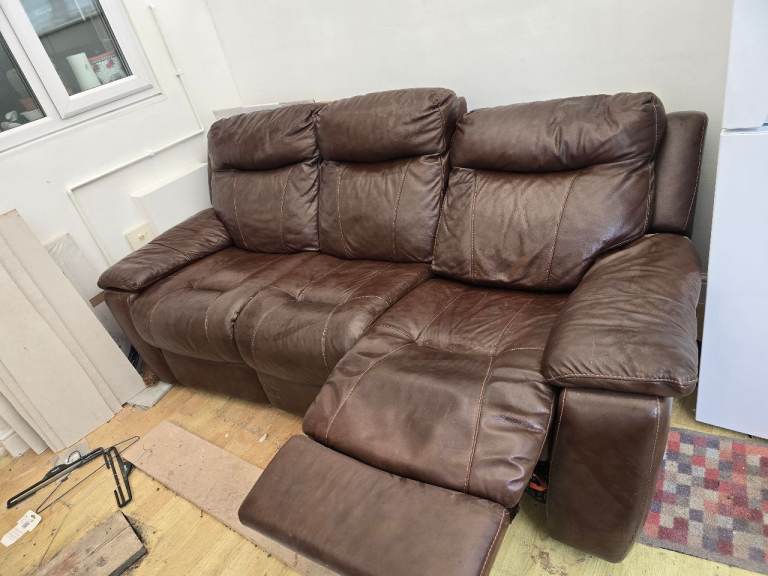 3 seater brown leather sofa reclining excellent condition 