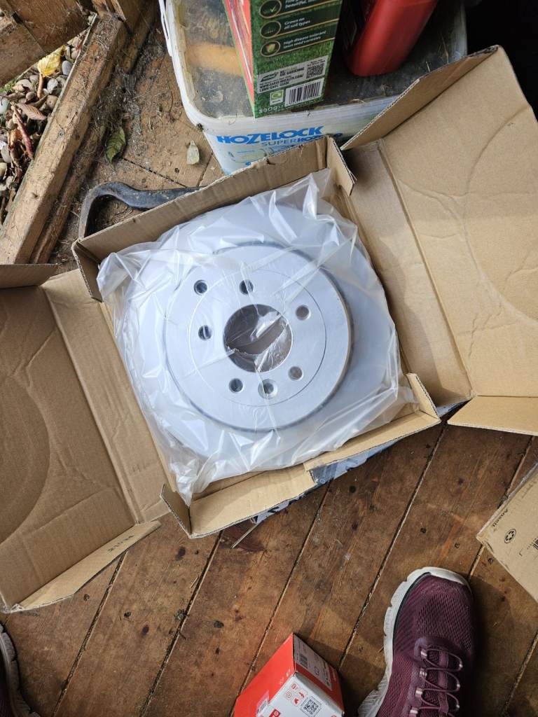 Rangerover  tvd6 sport rear discs and pads