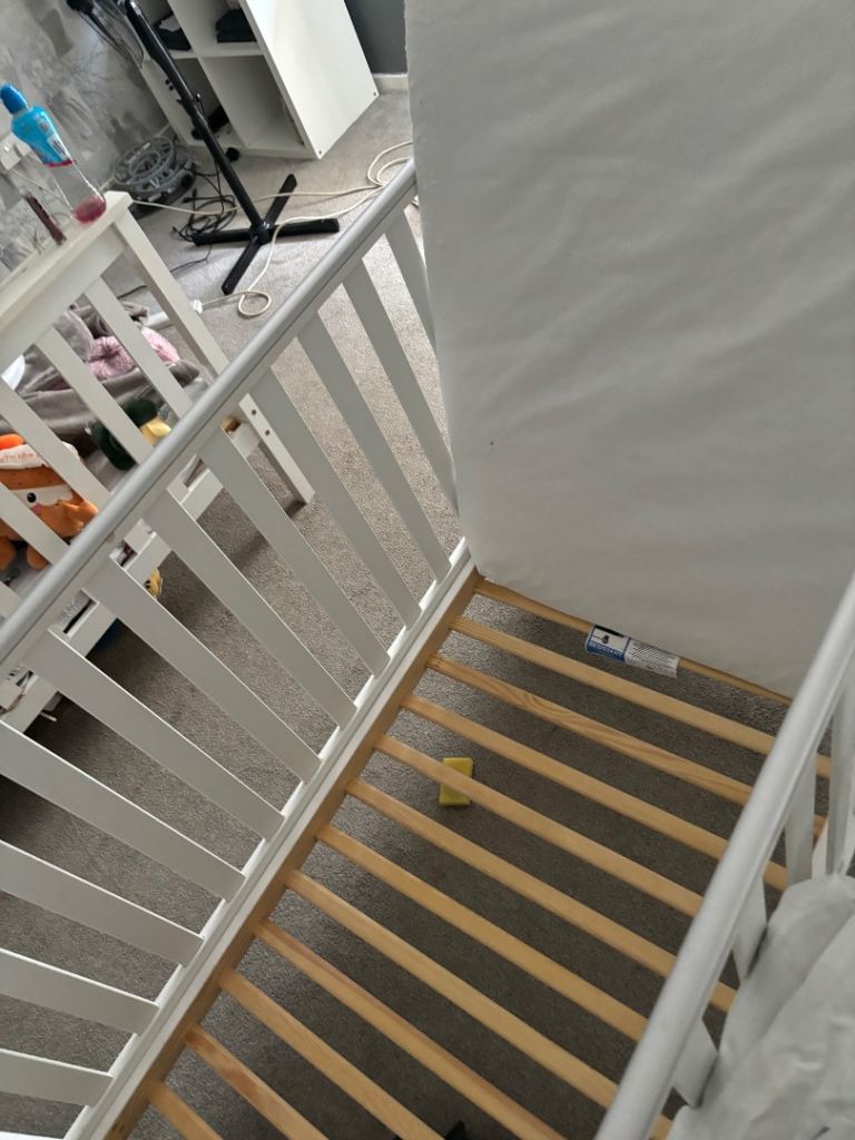 White Wooden Cot Bed with Mattress – Good Condition
