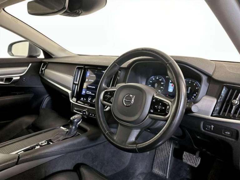 2020 Volvo S90 2.0 T4 Momentum Plus 4dr Geartronic SALOON PETROL Automatic