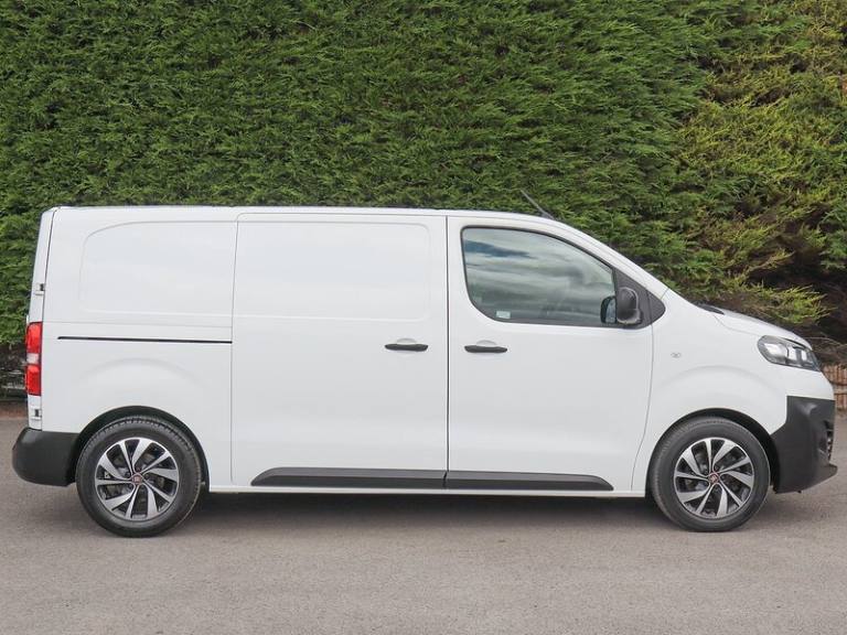 2022 Fiat Scudo Tecnico 120BHP L1 SWB PANEL VAN, Sat Nav, Rev Cam, Air Con, Cruise, Rev Par Mediu...