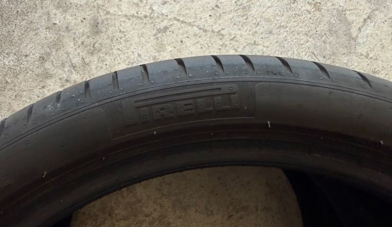 Pirelli Cinturato P7 Tyres 215/40 R18 (Set of 4) nearly new. 