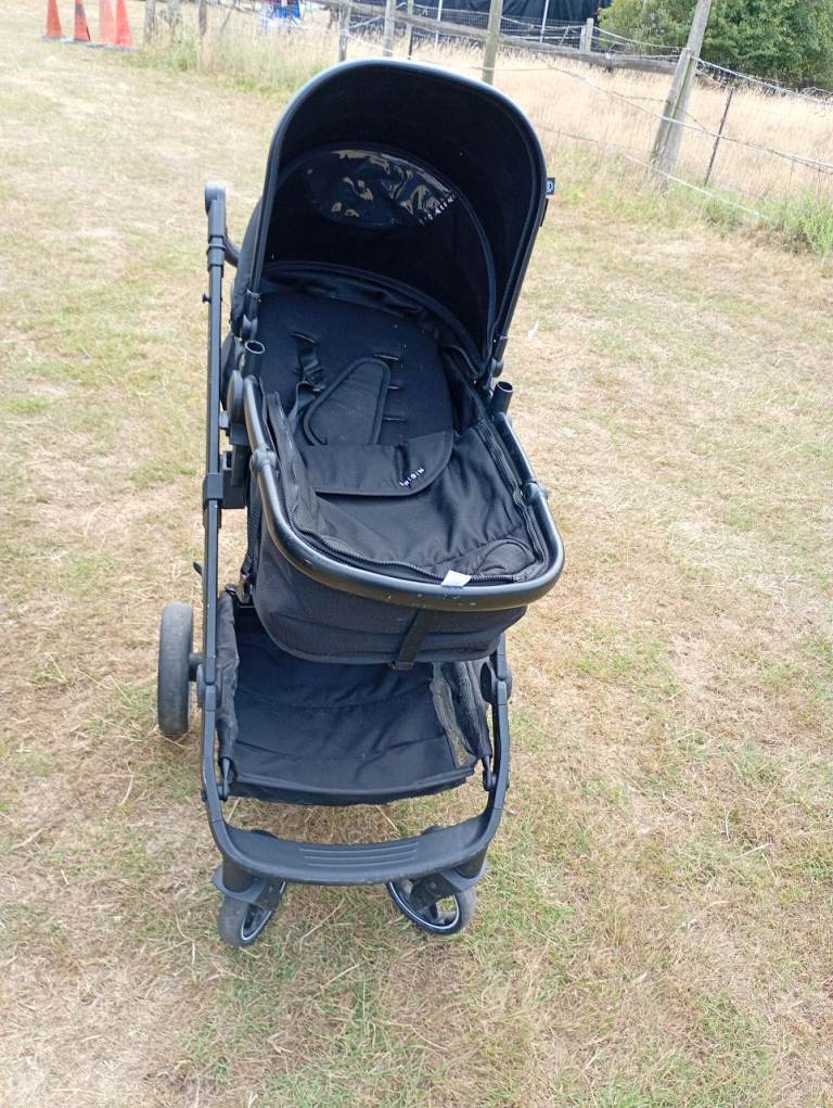 Black Baby Pram / Pushchair – Good Condition
