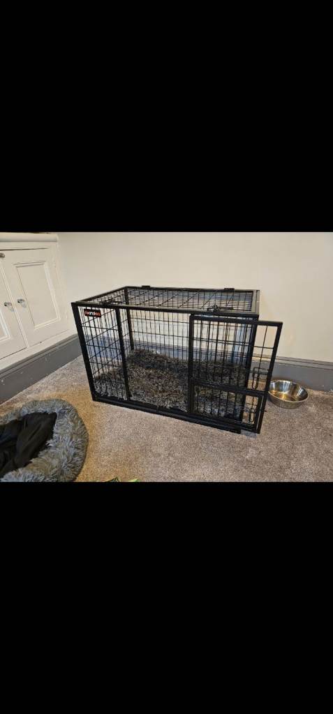 Sturdy Metal Dog Cage