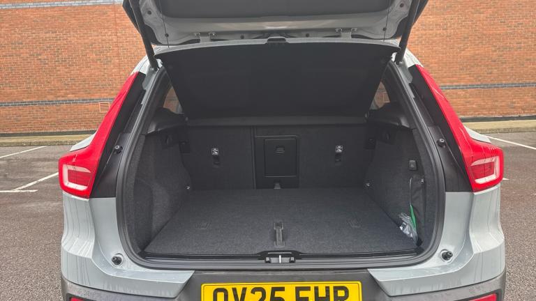 2025 Volvo XC40 2.0 B4P Plus Dark 5dr Auto Petrol Estate Estate Petrol Automatic