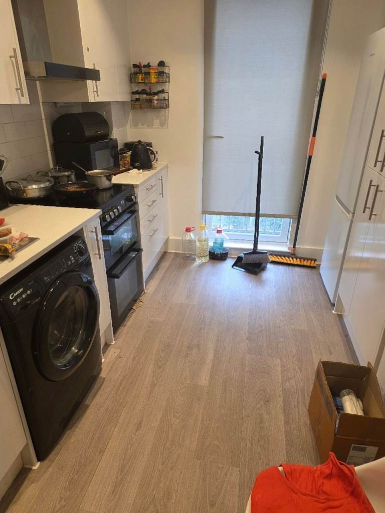 room in clapham north 