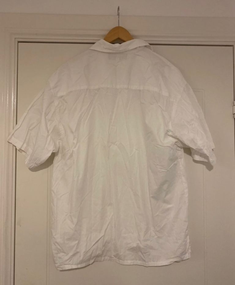White shirt sleeve shirt size L 