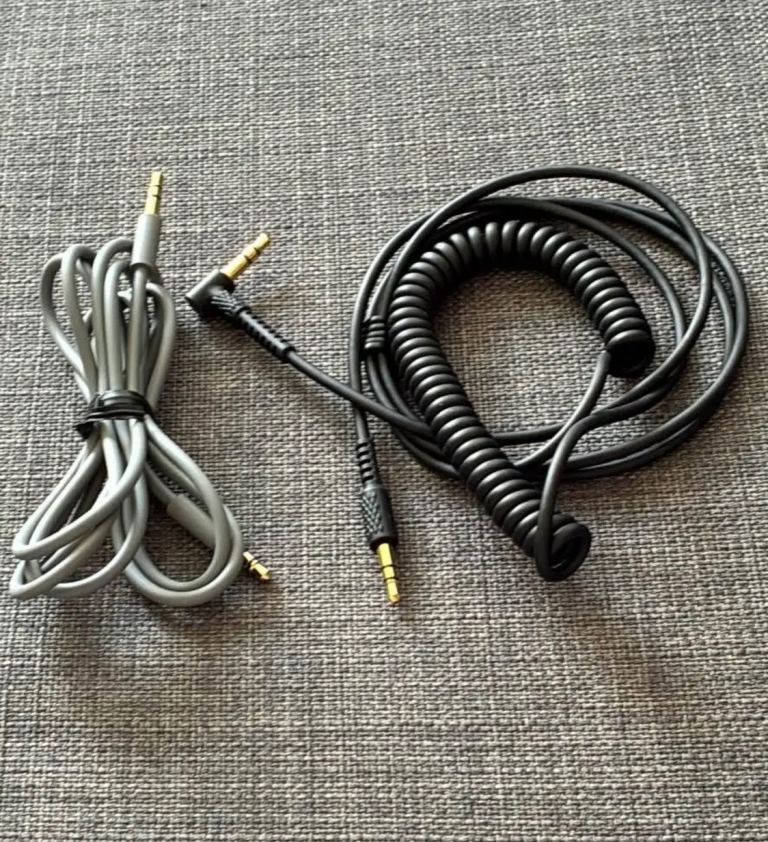 Auxiliary Cables / Audio Jack
