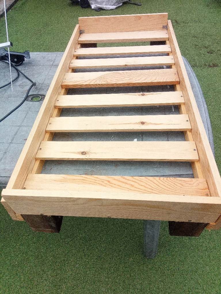 Dog or cat bed - Gumtree