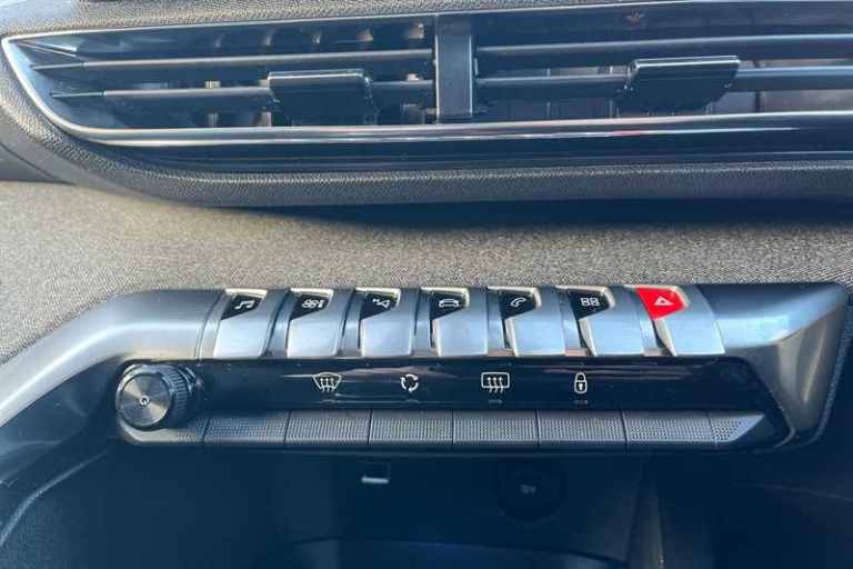 2022 Peugeot 5008 1.5 BlueHDi Allure Premium+ 5dr HATCHBACK DIESEL Manual