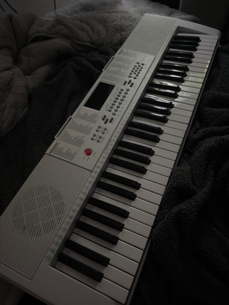 piano keyboard 