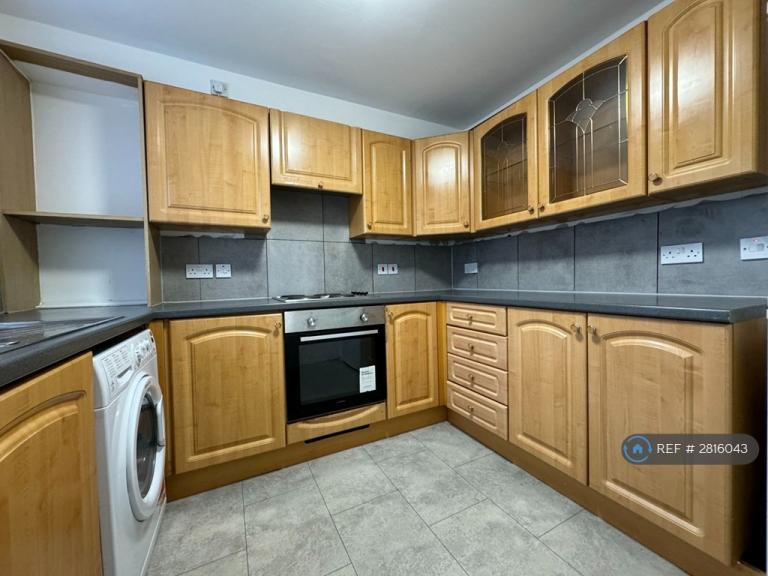 2 bedroom house in Brook Street, Luton, LU3 (2 bed) (#2816043)