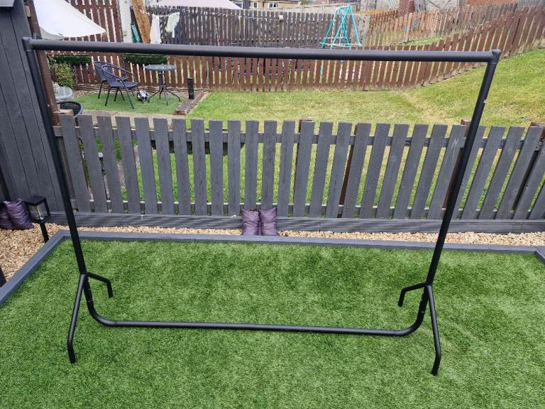 Clothes rail 6ft