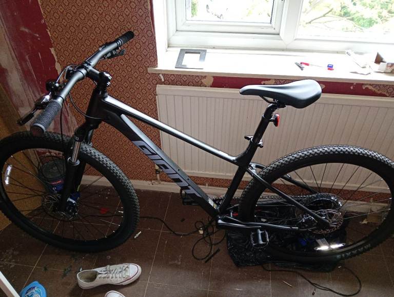 Giant Talon 4 Hardtail Mountain Bike 2025 in Black