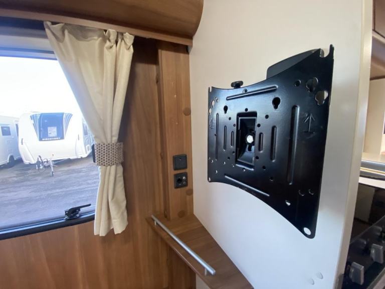 2013 ADRIA ALTEA TRENT 4 BERTH LUXURY TOURING CARAVAN