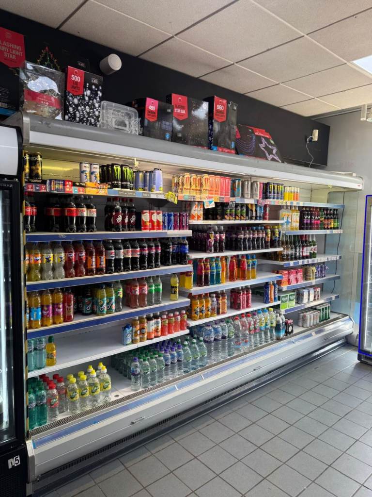 Quick sale £25000 Off licence shop for sale 