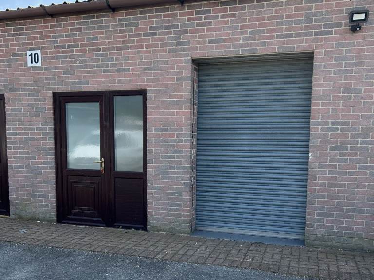 Small Industrial/Lock up/Storage Unit to LET