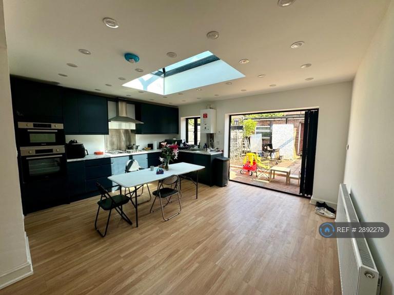 4 bedroom house in Belvedere Road, London, E10 (4 bed) (#2892278)
