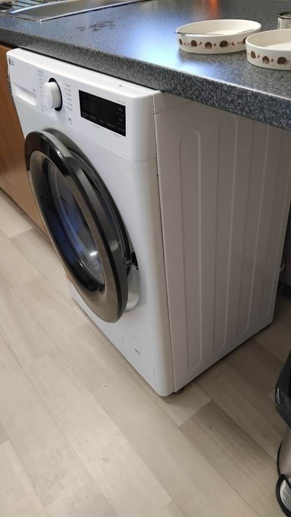 LG 9kg washing machine 1 year old 