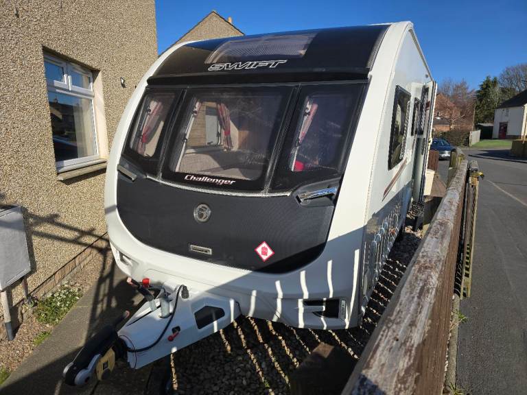 6 berth single axle Swift Challenger 590 central heating Alde heqt