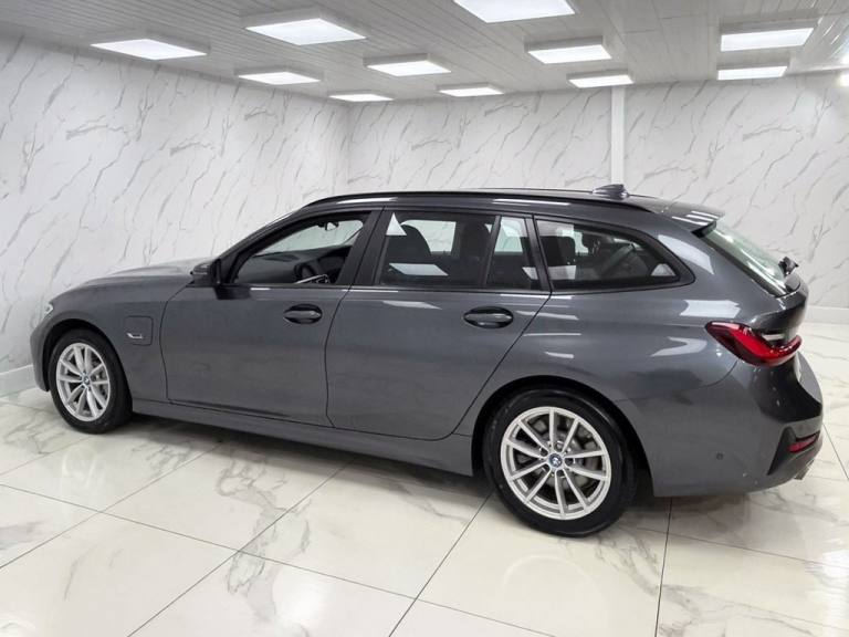 2022 BMW 3 Series 330e SE Pro 5dr Step Auto ESTATE PETROL/ELECTRIC Automatic