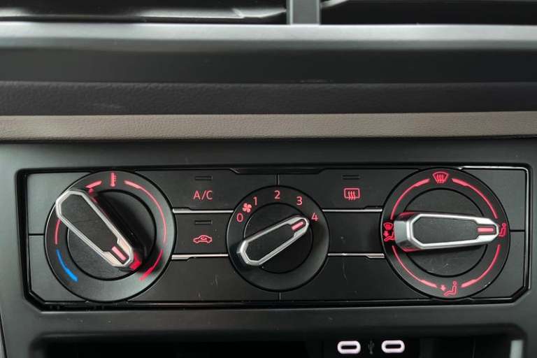 2021 Volkswagen Polo 1.0 EVO 80 Beats 5dr - APPLE CAR PLAY, FULLY SERVICED, LOW INSURANCE Manual ...