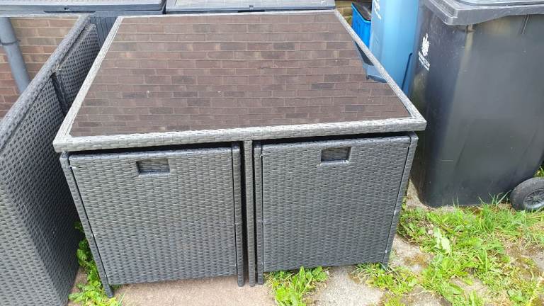 Rattan Cube Table & Chairs With Cushions