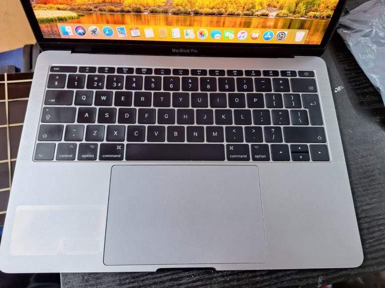 MacBook Pro (13Inch, 2017,I5 Intel core Processor, Two thunderbolts , 3 Ports) 