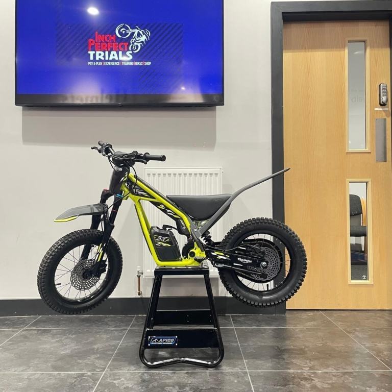 BRAND NEW TRIUMPH TXP-16 **ORDER NOW FOR CHRISTMAS** KIDS ELECTRIC TRIALS