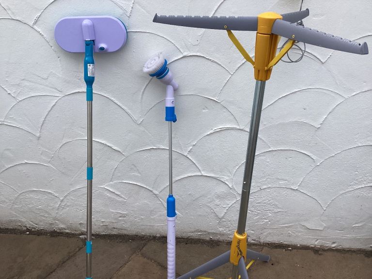 Floor cleaners