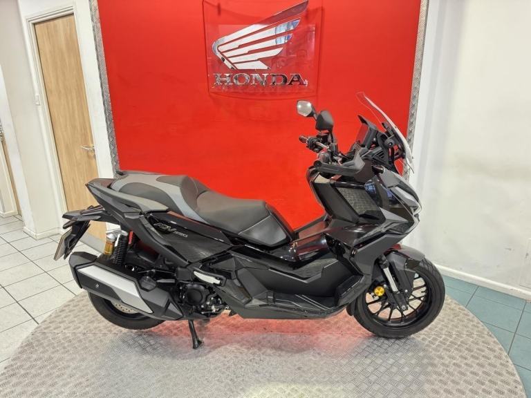 2025 '74' Honda ADV350