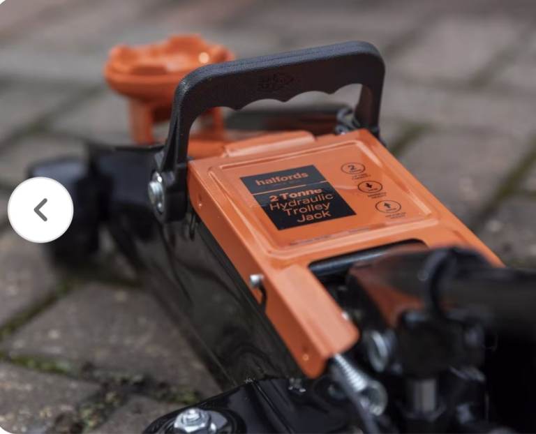 2 tone Halfords car jack 