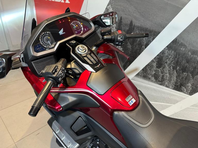 Honda GL 1800 Goldwing DCT Tour 2019 with 13,201 miles 