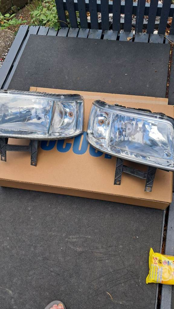 Vw t5 head lights genuine 