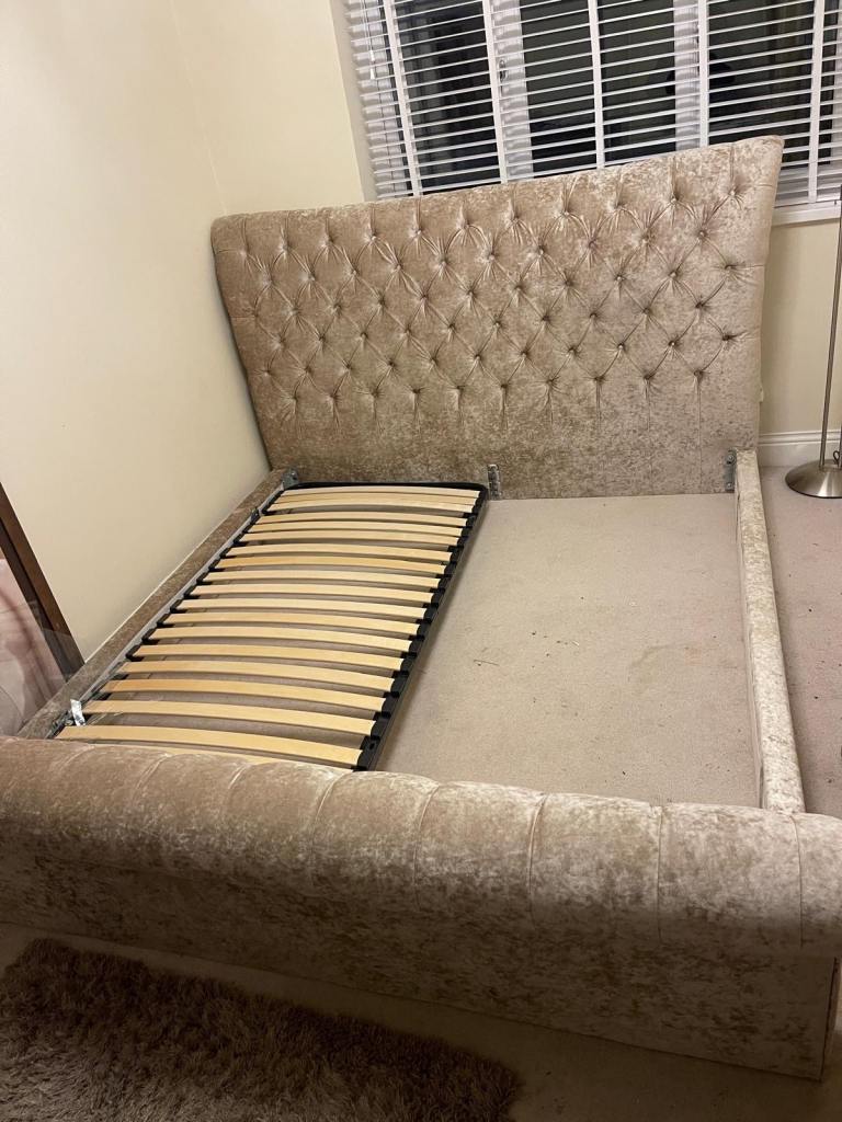 Superking bed frame IMMACULATE 