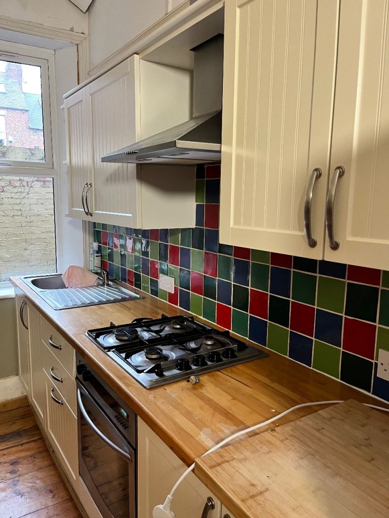 Available now.  1 bed downstairs Tyneside flat in Jesmond vale
