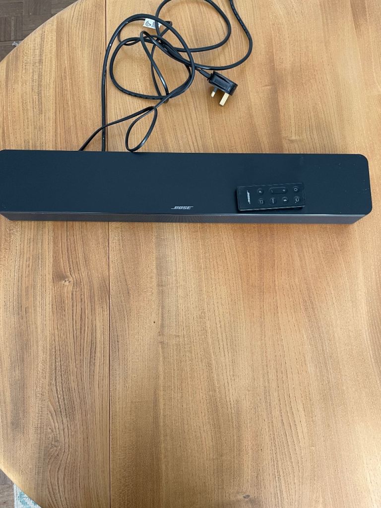 Bose Soundbar with Remote – Good Condition