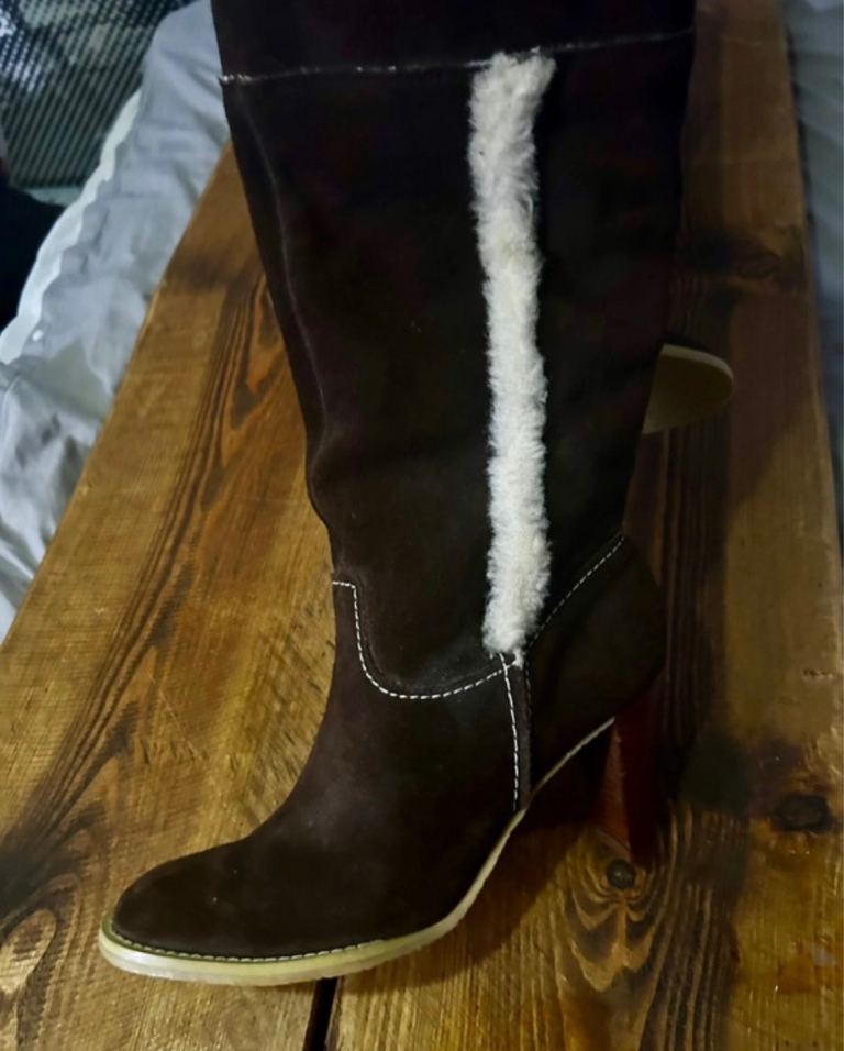 Vintage brand new Rare size 5 shearling M&S knee high boots Brand New!