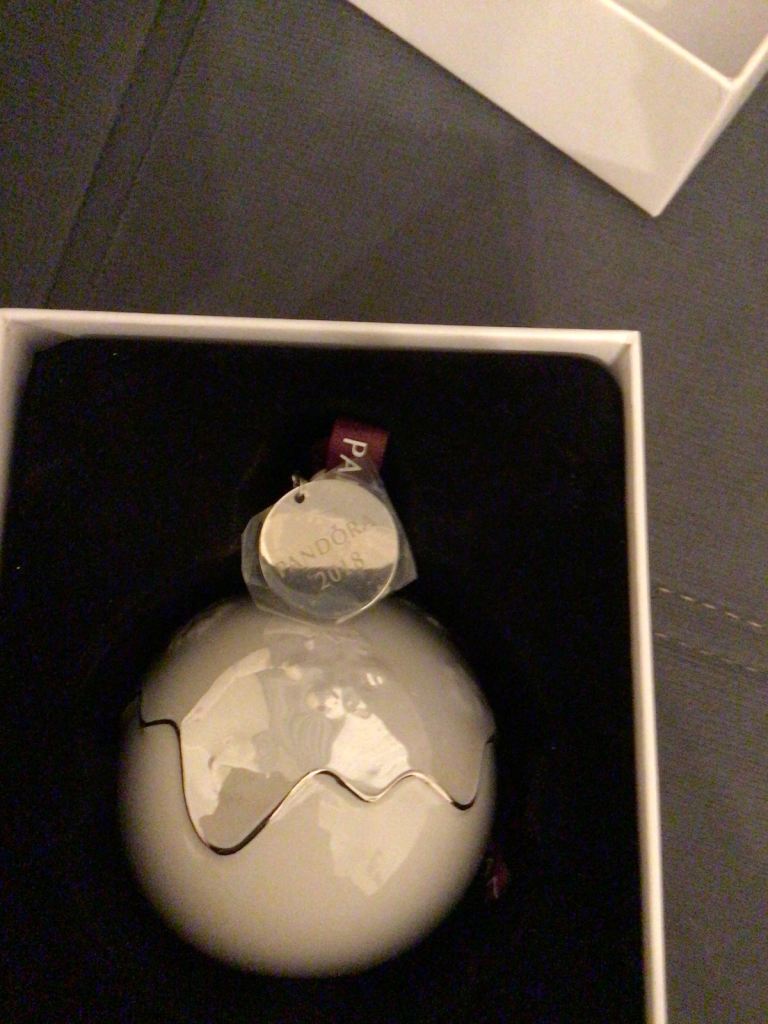 Pandora limited edition 2018 Christmas tree decor 