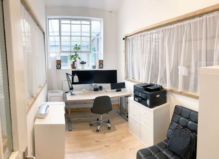 Creative Space | Beauty Room  | Office | Commercial Unit | Desk in Wimbledon South West London SW19