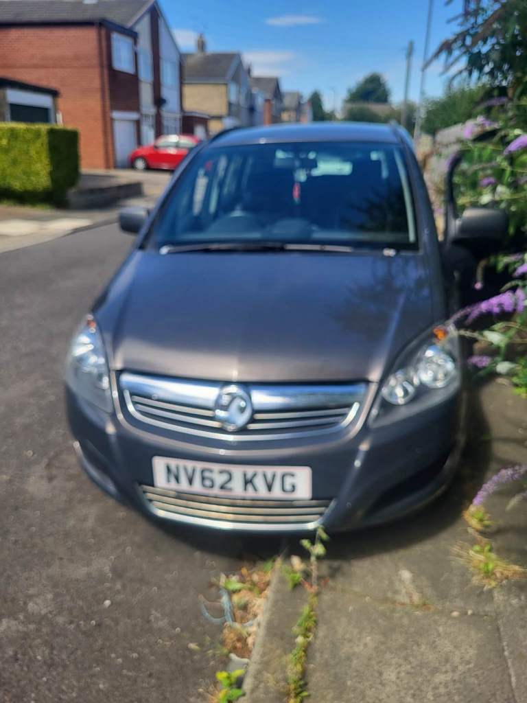 2012 Vauxhall Zafira – 7 Seats – MOT – 2 Sets of Tyres – £800